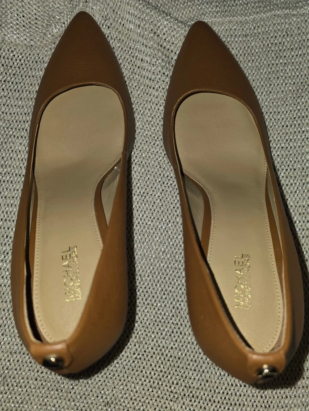 NEW Michael Kors Camel Brown Saffiano Leather Pumps – Size 8
